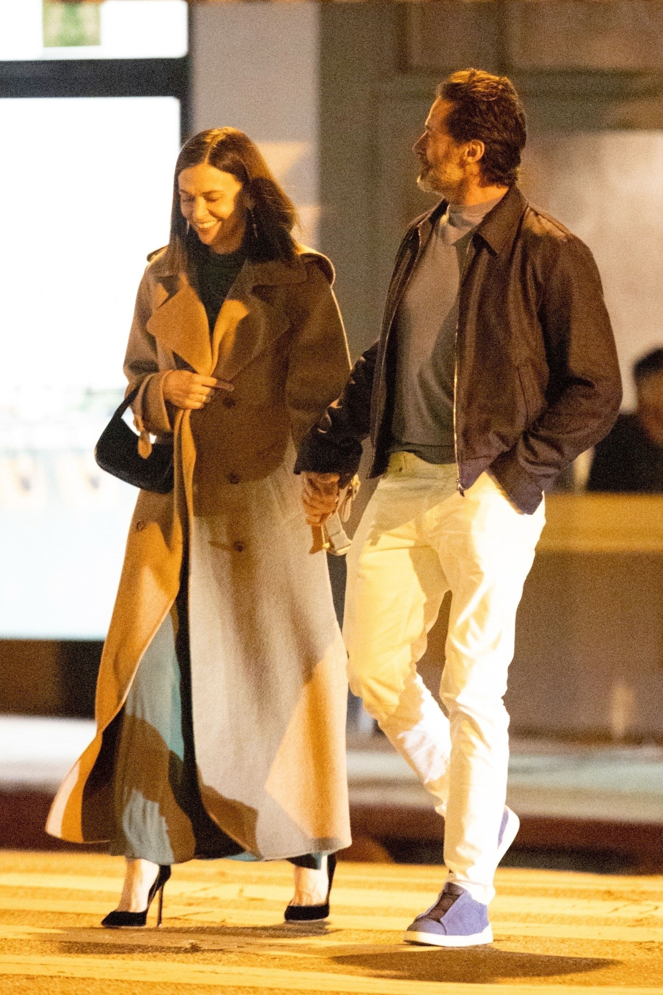 What Hugh Jackman And Sutton Foster’s Body Language Reveals About Their Relationship, According To An Expert