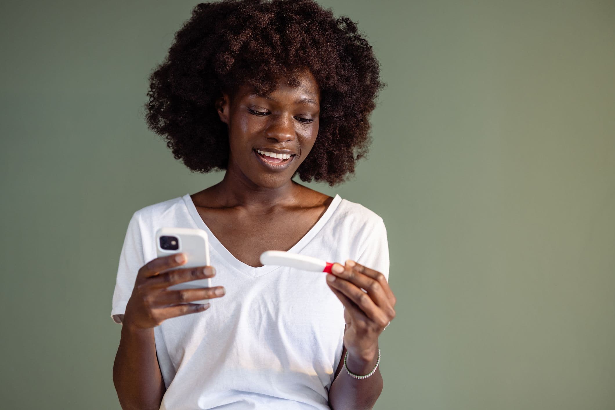 Do Pregnancy Test Apps Actually Work? Here's What OB-GYNs Want You To Know.