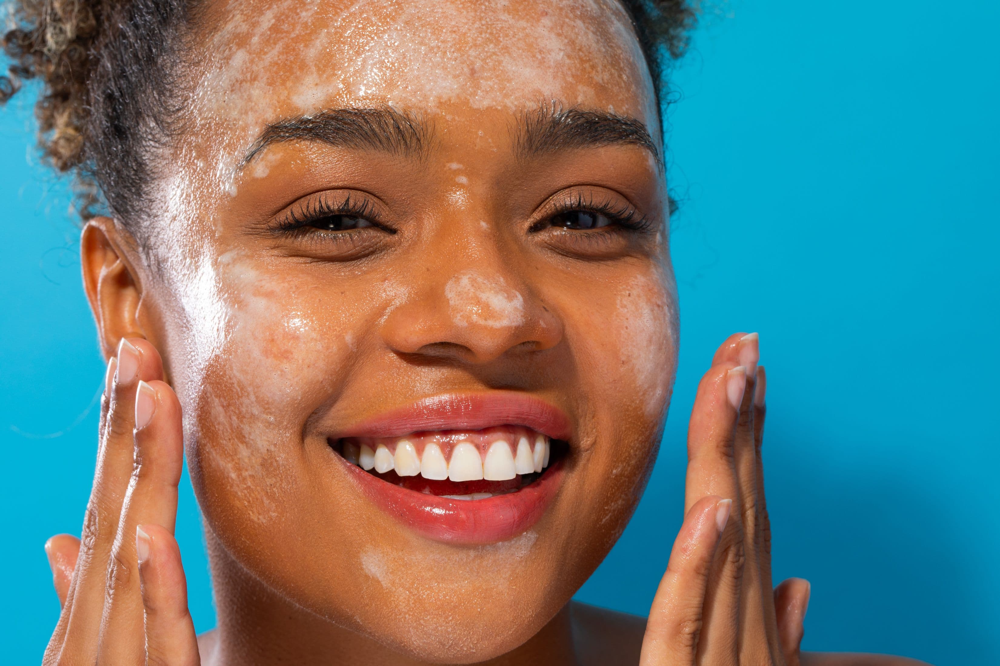 7 Best Foam Cleansers, According To Dermatologists And Beauty Experts