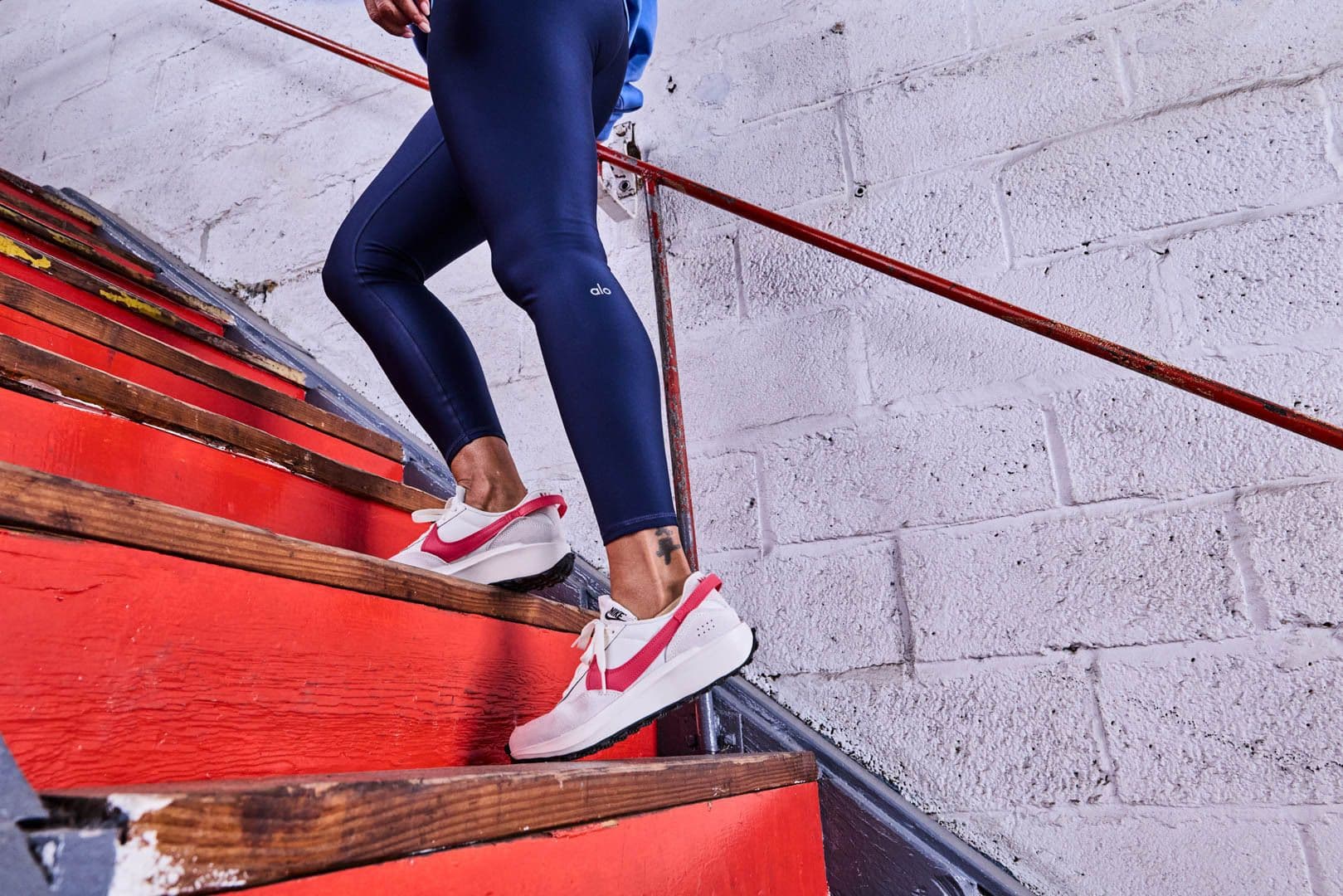 How Many Calories Does 10,000 Steps Burn? Fitness Experts Weigh In