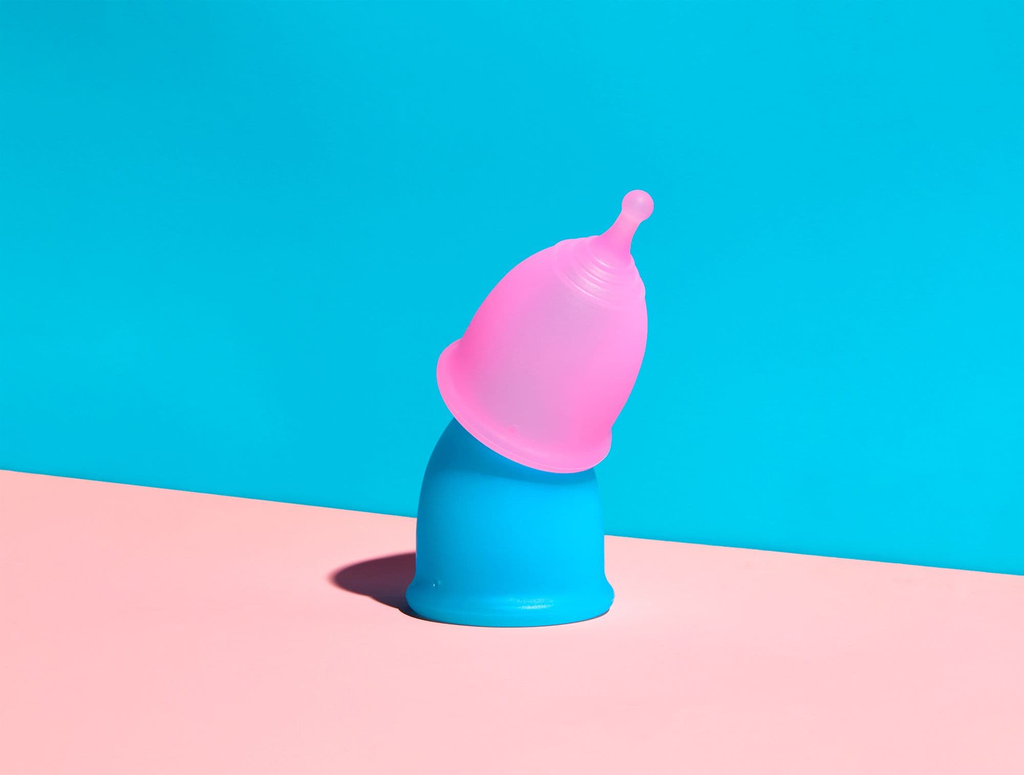 How To Use Menstrual Cups: Beginner-Friendly Tips From Ob-Gyns (And A Writer Who Swears By Them)