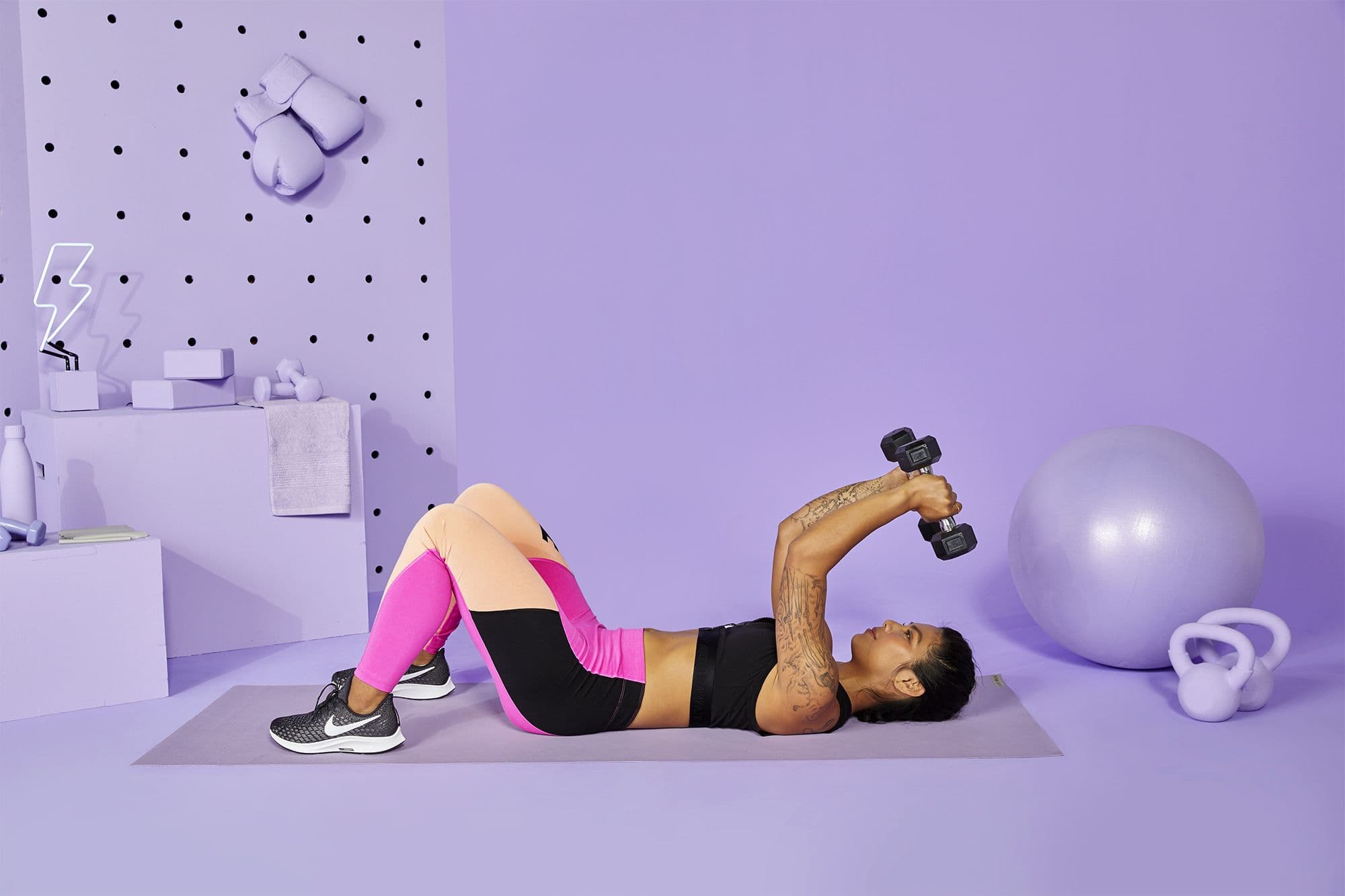 How To Do Skull Crushers Like A Pro, According To Trainers