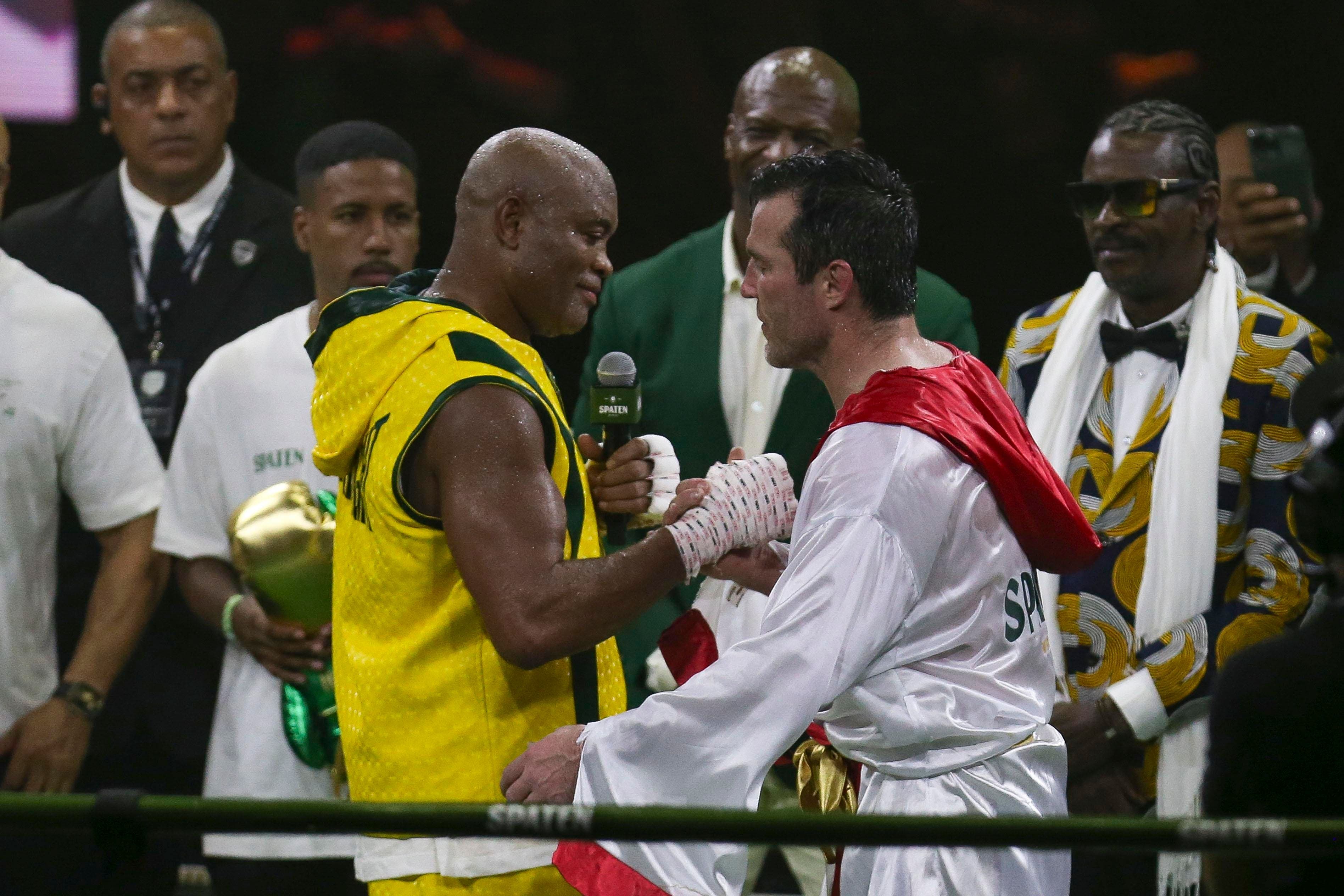 Anderson Silva Vs. Chael Sonnen Results: Scorecards And Reaction