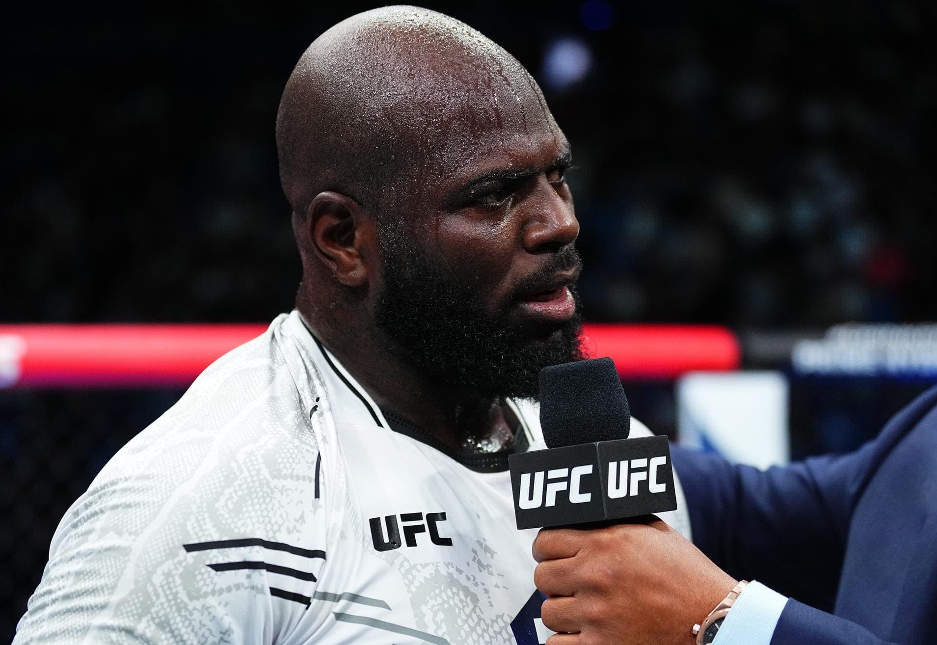 UFC 305 Judge Was Removed After 
Submitting A Terrible Scorecard