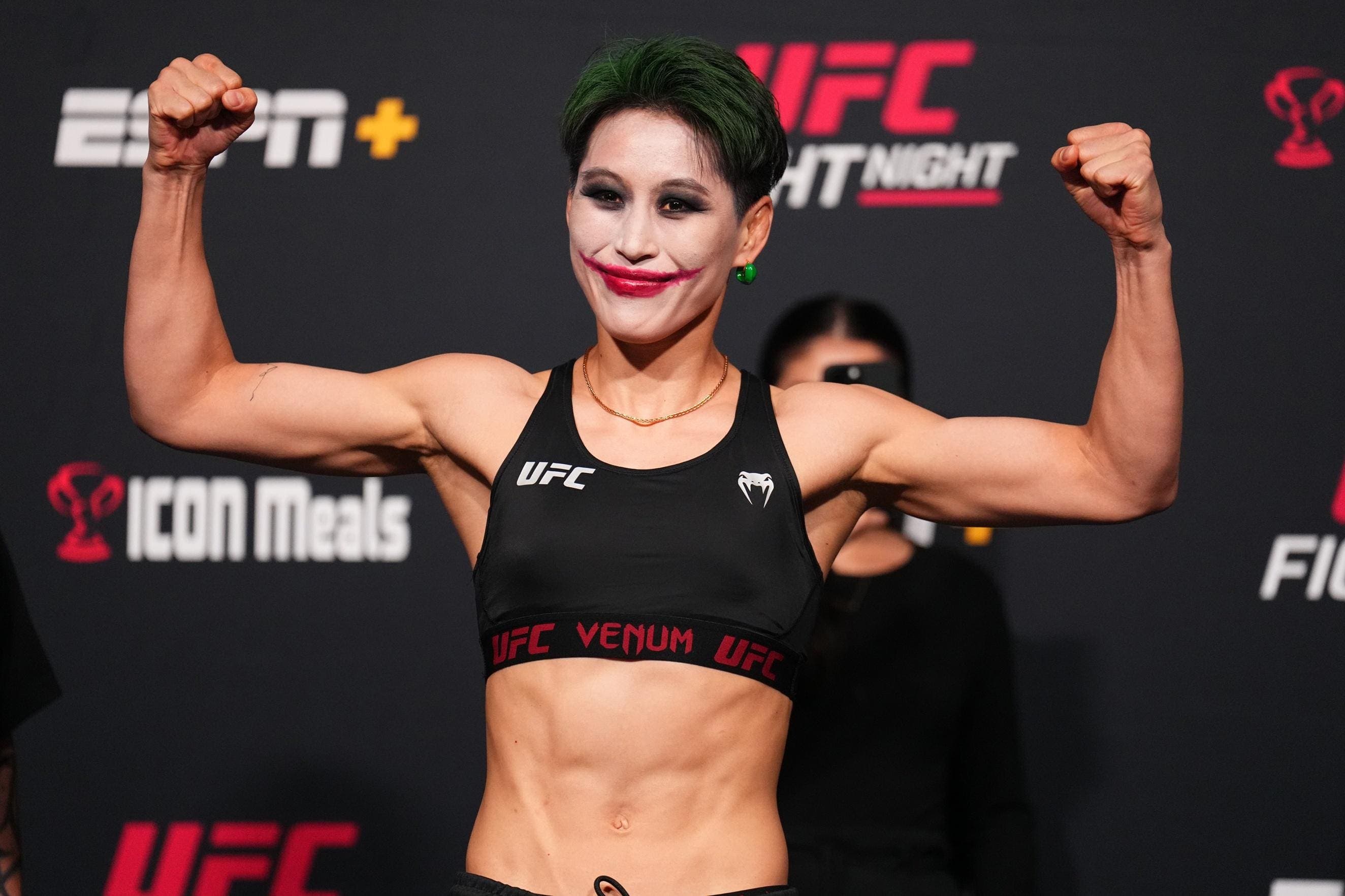 UFC Standout Gets Special Delayed Bonus After Highlight-Reel KO