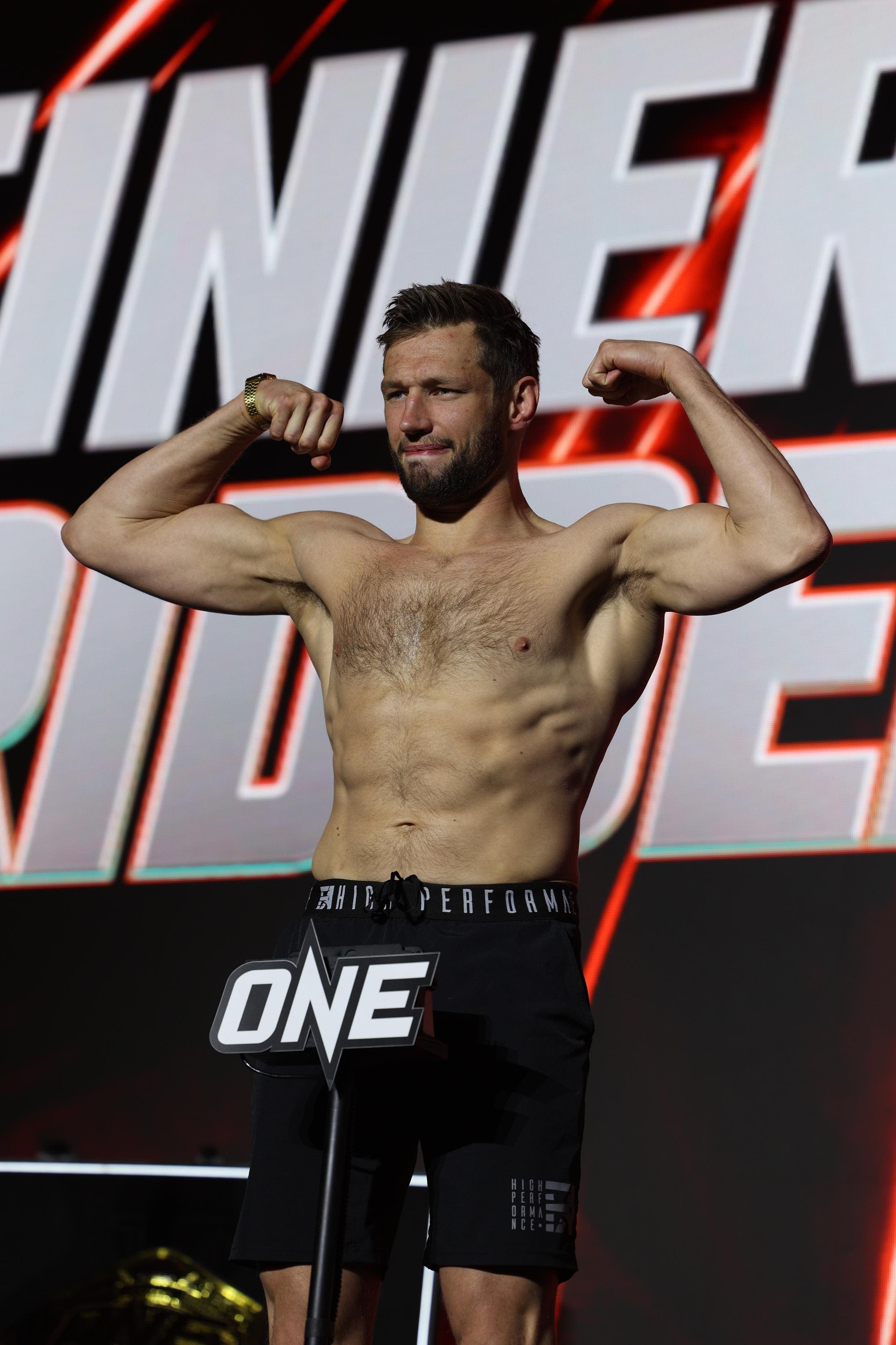 UFC Signs Former Light And Heavyweight Champion - Update