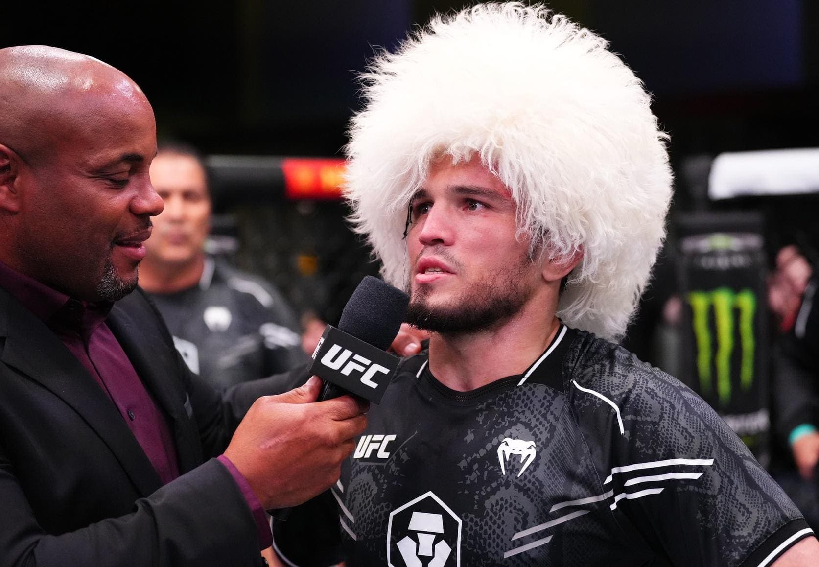 UFC Championship Contender Takes Massive Gamble With Rumored Fight