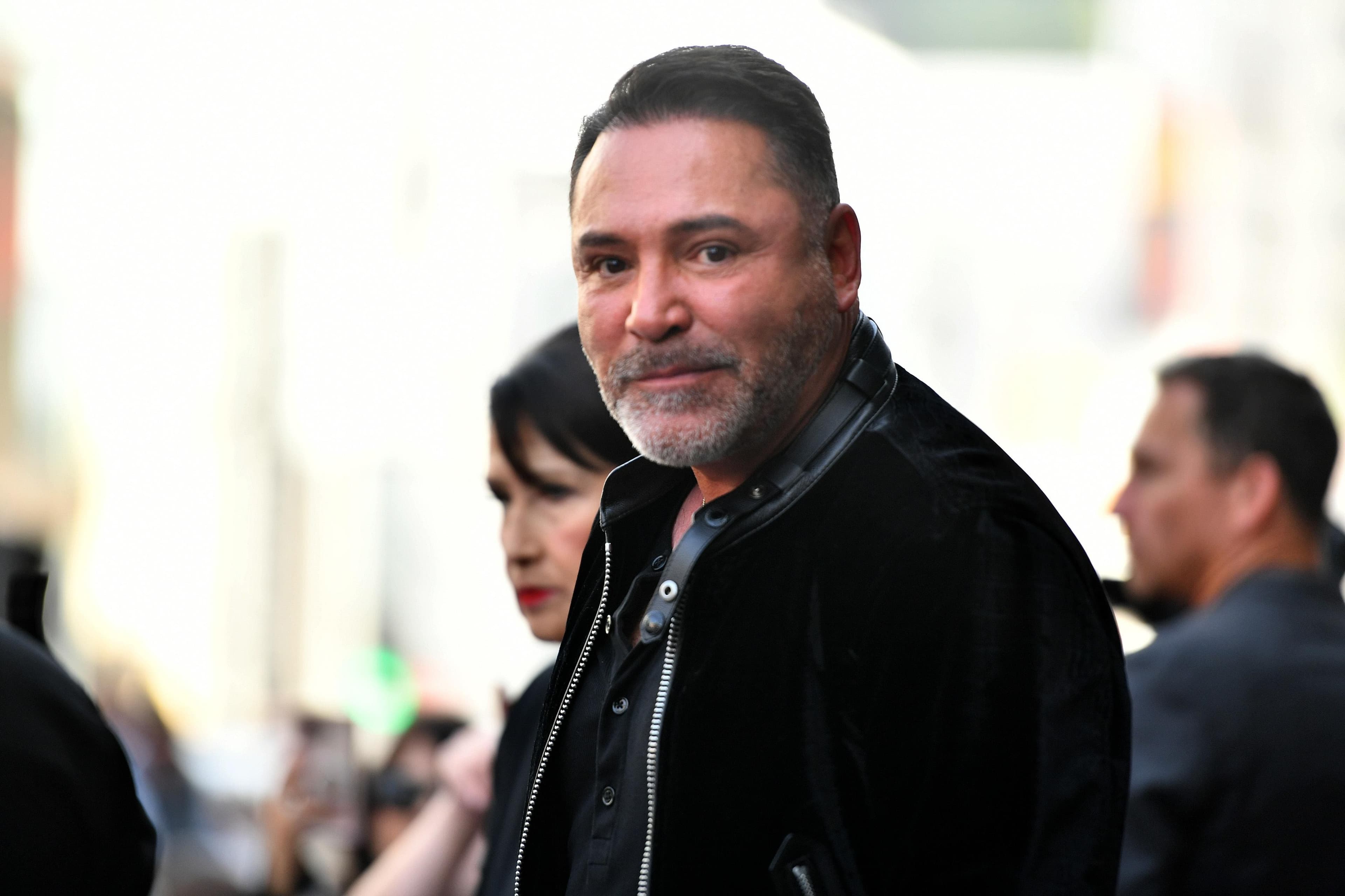 Oscar De La Hoya Reveals Target Date For Matchroom Vs. Golden Boy 5V5