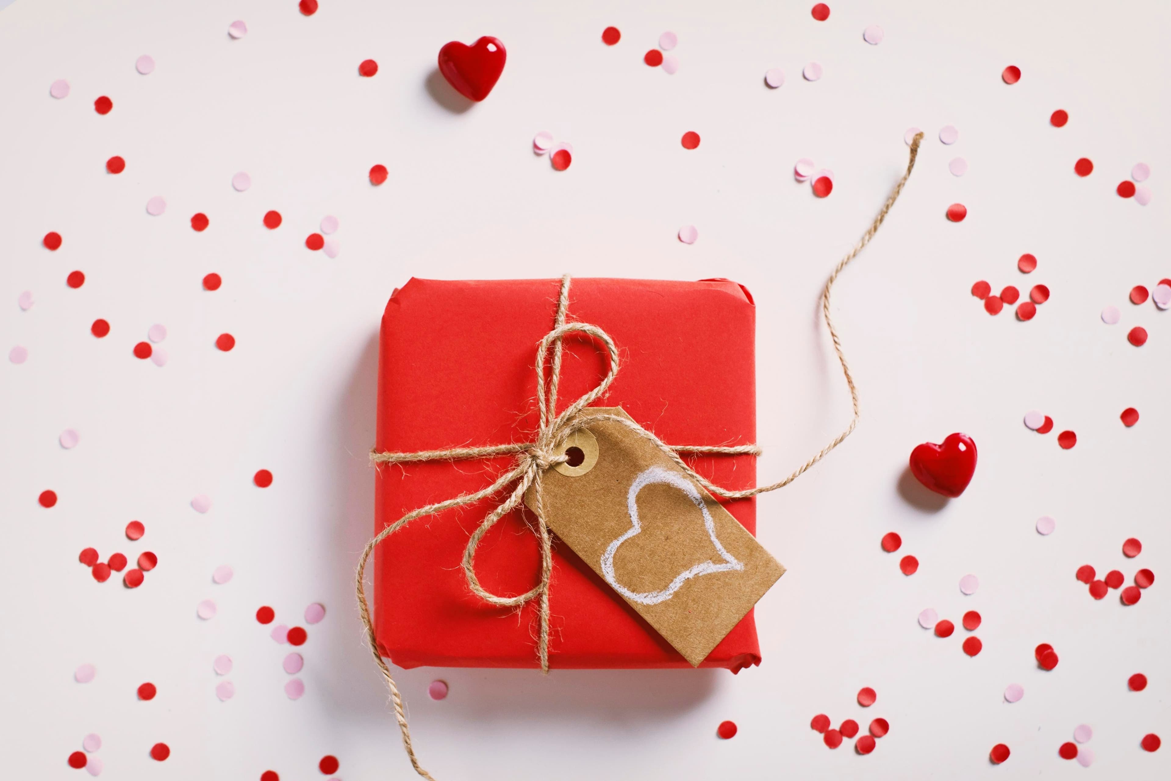 From Decor To Cozy Essentials: The Best Home Gifts For Valentine’s Day