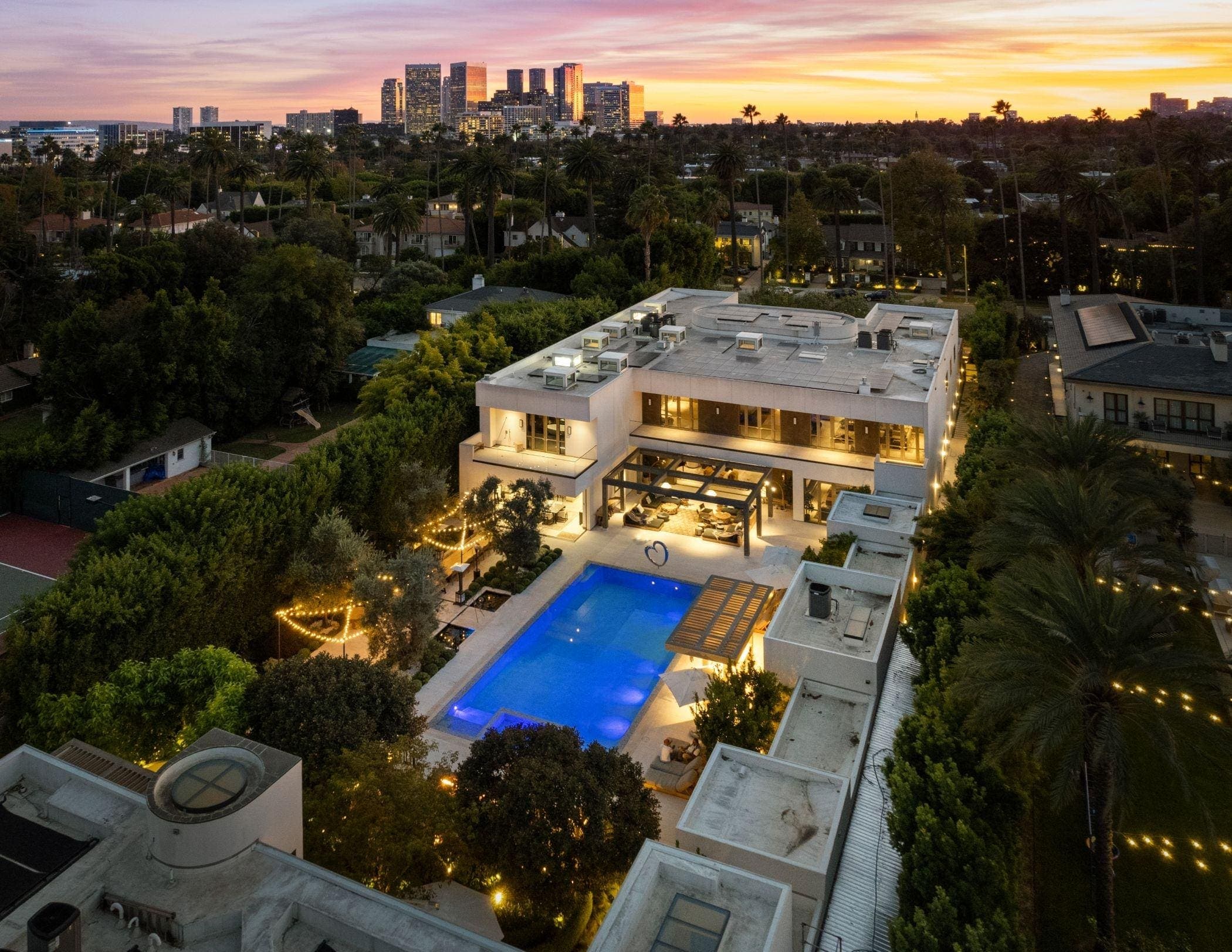 In Beverly Hills, This $59 Million Estate Rewrites Jackie Collins’ Legacy