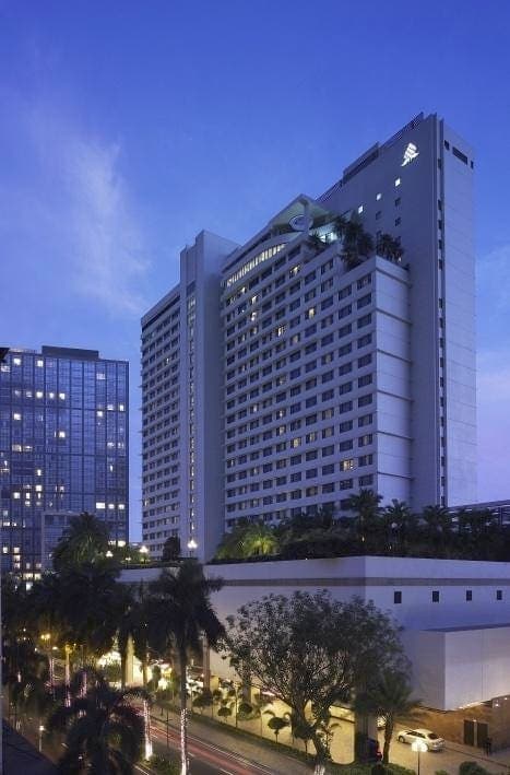 Ayala Land Buys Philippine Hotel From Cash-Strapped New World
