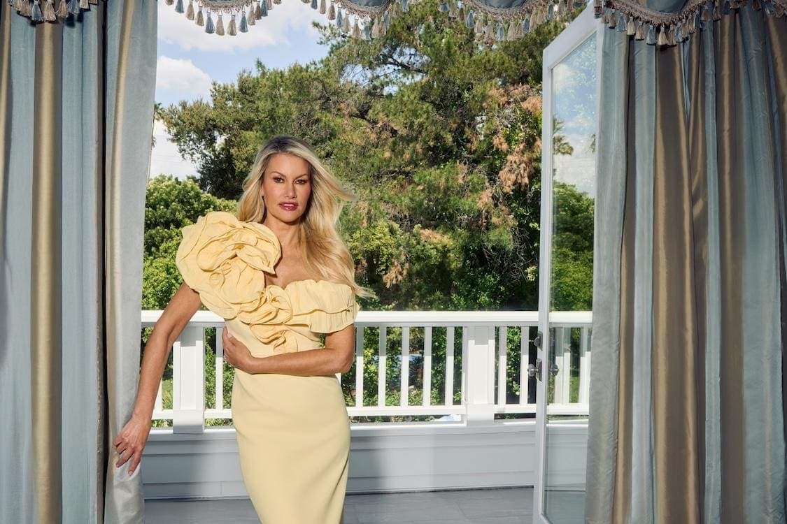 Supermodel Susan Holmes McKagan Shows Off Her Glam Room And Closet In LA Home Tour