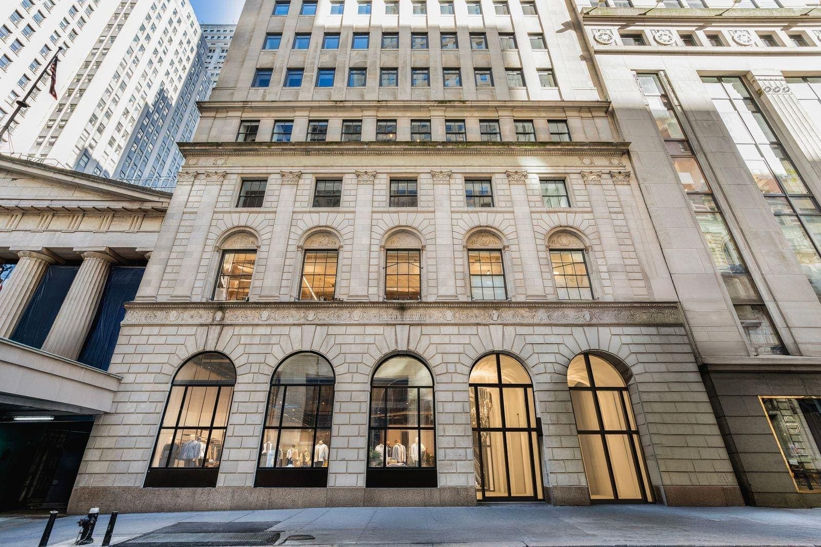 Upscale Retail Remaking Manhattan’s Financial District