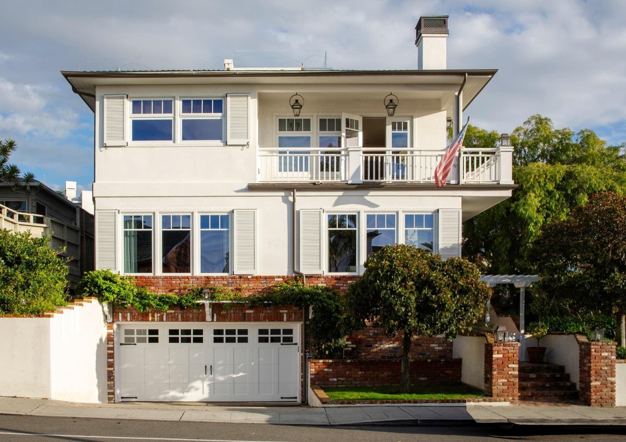 Inside A Classic Coastal California Home With Interiors Straight Out Of A Nancy Meyers Movie