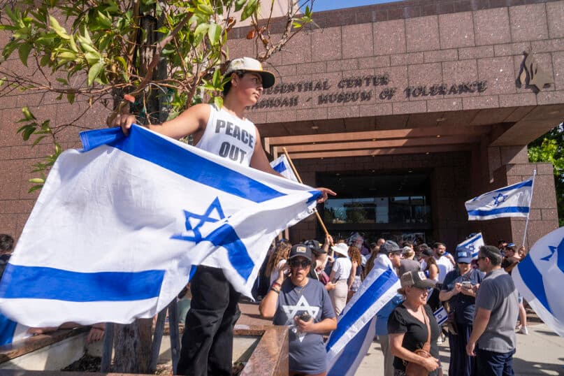 LA mayor considers buffer zones at houses of worship after protest at synagogue